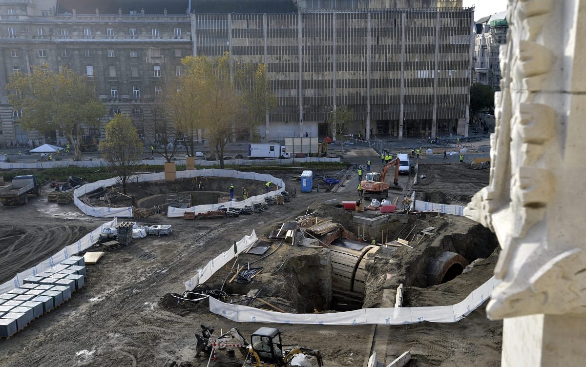 A NER hétköznapi csodái: a Kossuth Téri Kis Metróbeázás