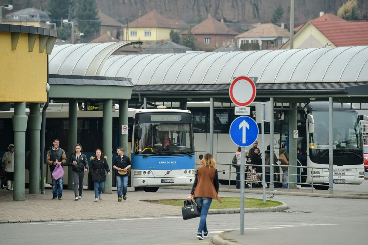 Hiába a béremelés, nem tudnak mit kezdeni az állami cégek a munkaerőhiánnyal