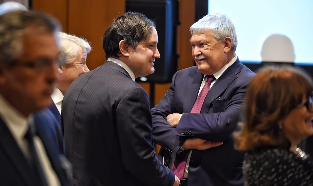 Az MNB nem vizsgálja a bitcoinos csalókat, pedig Csányi Sándorral is reklámoznak 