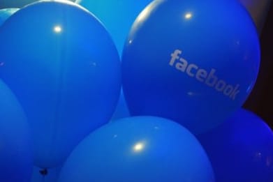 Facebook: mindentlájk rendszer