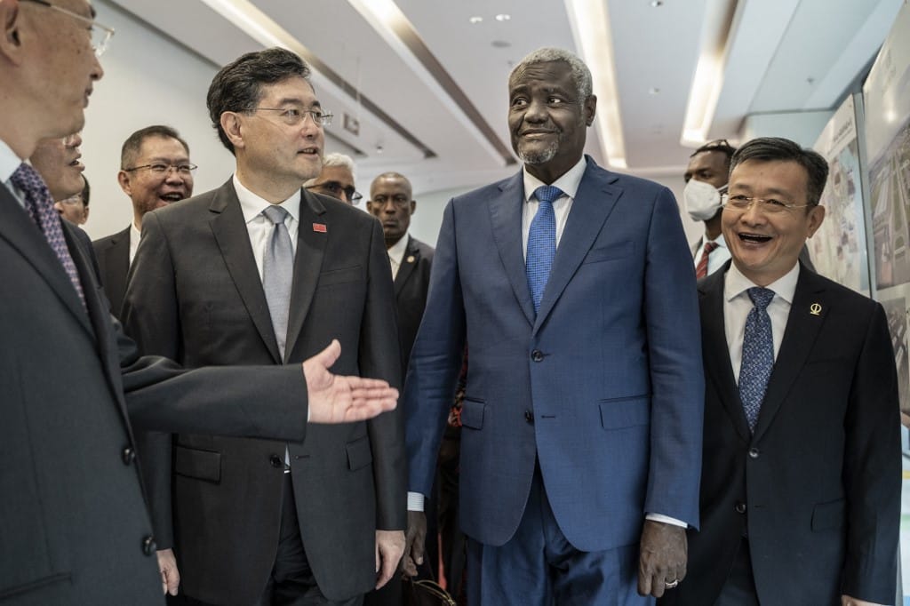 A pandából előbújó sárkány: így nyomul, és csalja saját magát csapdába Kína Afrikában