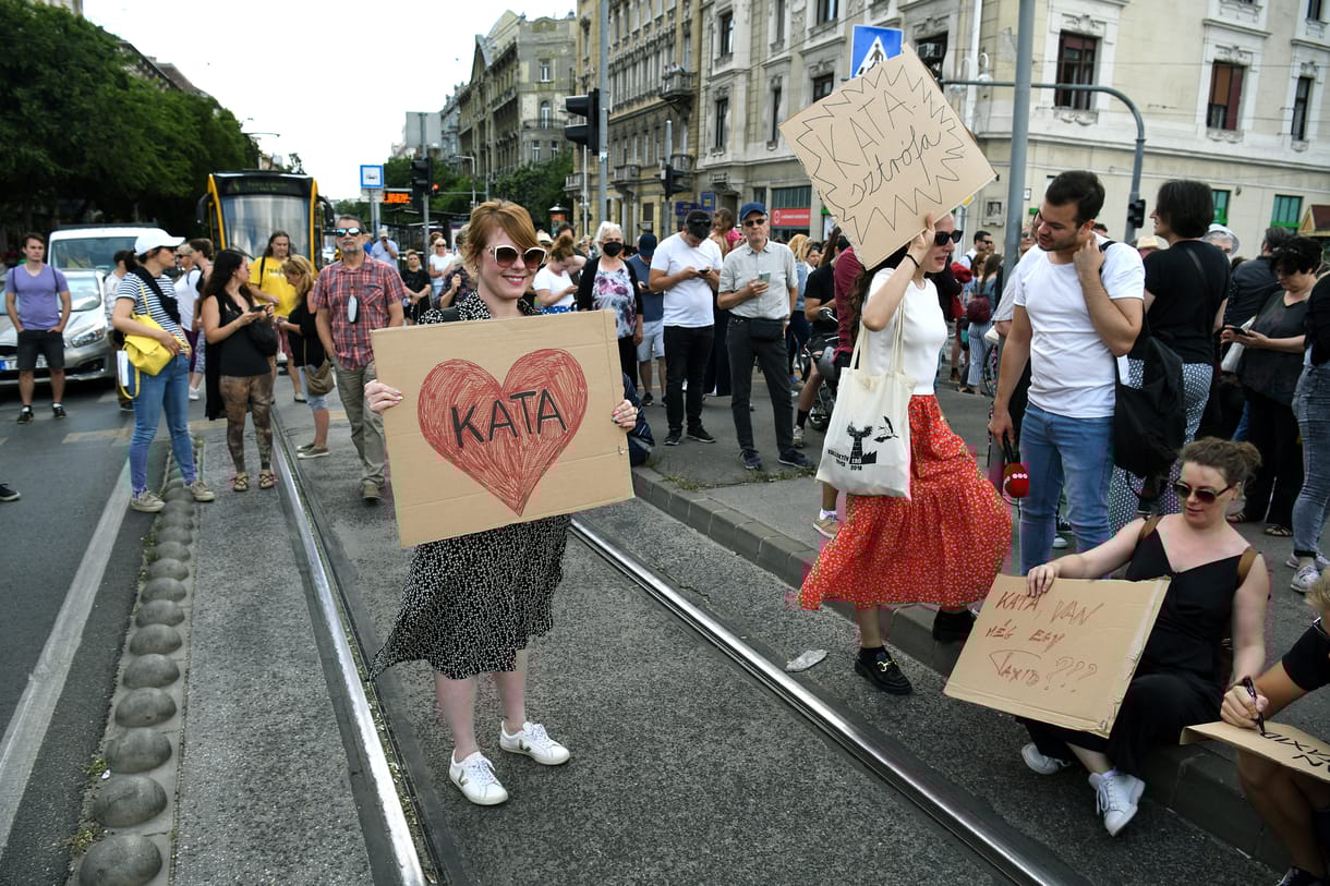 Szüneteltetheti tevékenységét a katás bt végelszámolás előtt? Lehet egyéni vállalkozó közben a beltagja? – Újabb kérdések és válaszok az új katatörvényről