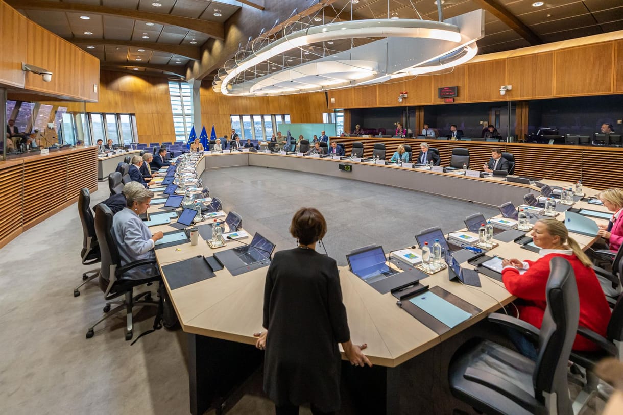 Pénz beszél: Az EU-pénzek az államkasszából éppúgy hiányoznak, mint a pályázók számára
