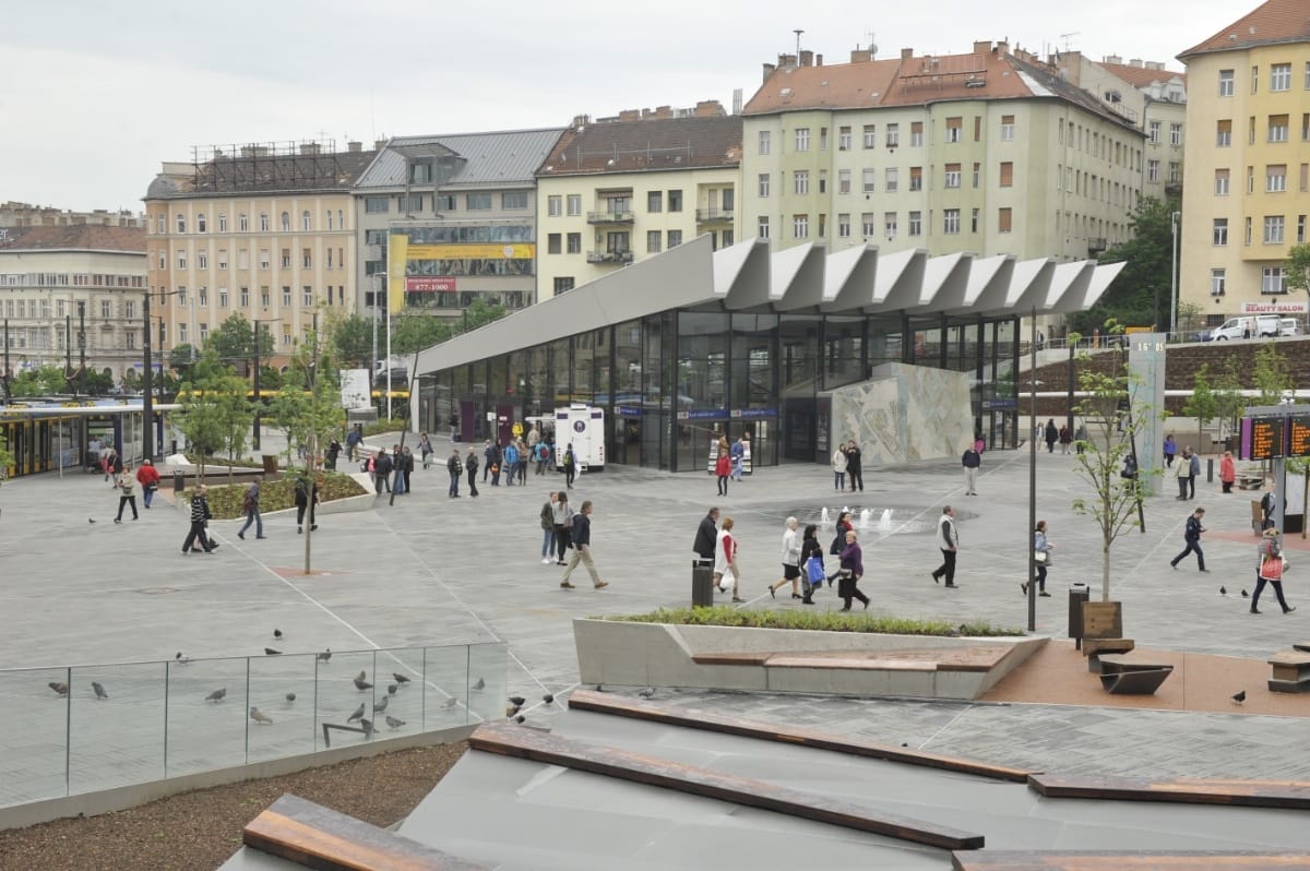 Széll Kálmán tér: a tömegek gázadása