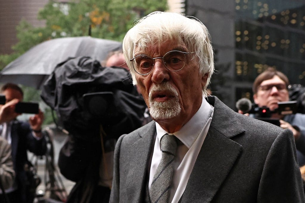 Beismerte Bernie Ecclestone: Elfelejtett szólni az adóhatóságoknak, hogy 178 milliárd forintnyi vagyona van egy szingapúri bankszámlán