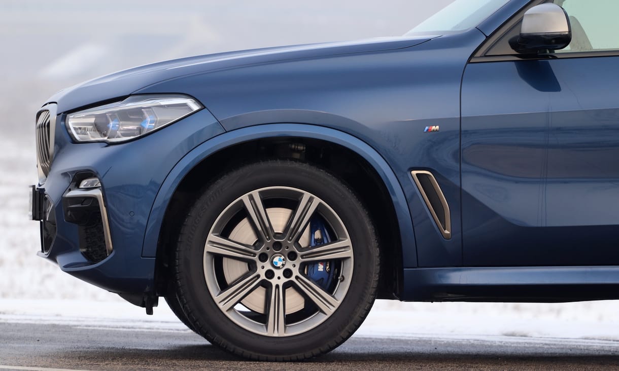 A nap videója: a győri BMW-s, aki nem tesz a sztereotípiák ellen