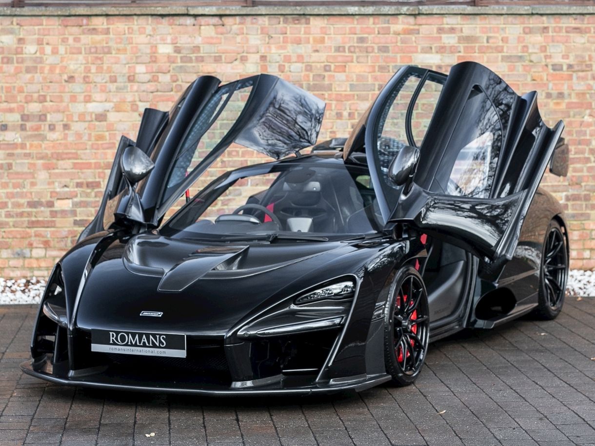 Máris eladó egy McLaren Senna – 11 kilométerrel az órájában