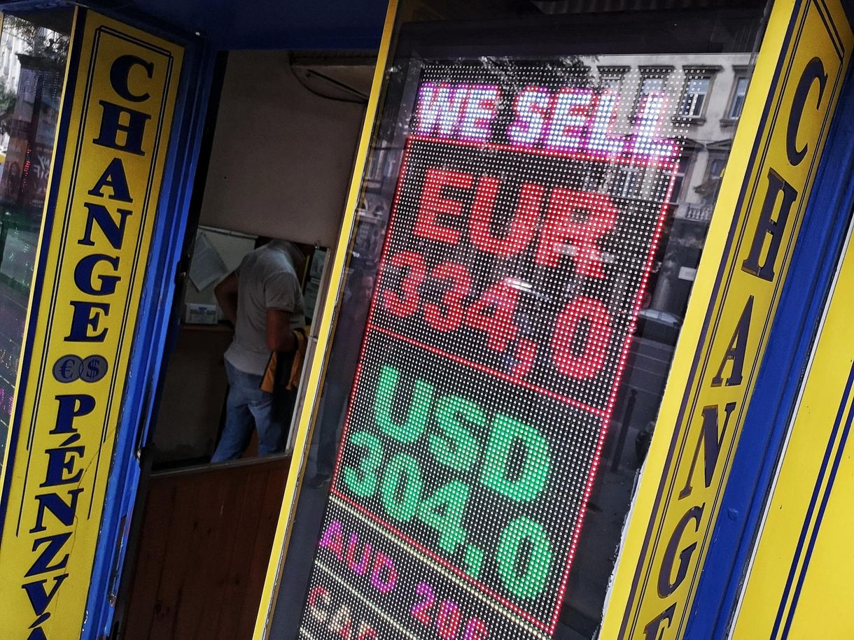 Szuperkötvény, fizetések, forint: mi lesz veled, magyar gazdaság?