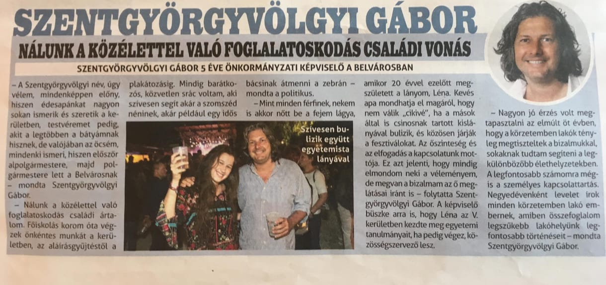 Szintet lépett a belvárosi ingyenes lap: a polgármester bátyja szívesen kíséri át az időseket a zebrán