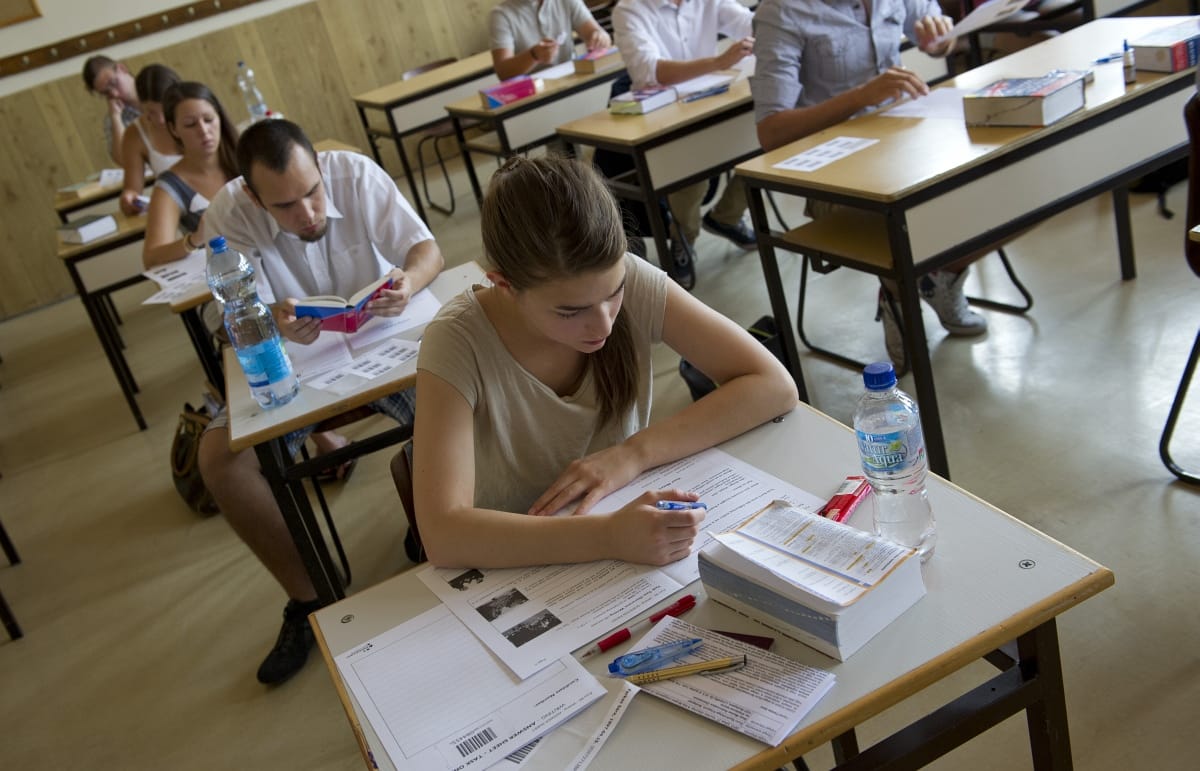 Megszűnik az egyik legnépszerűbb hazai nyelvvizsga