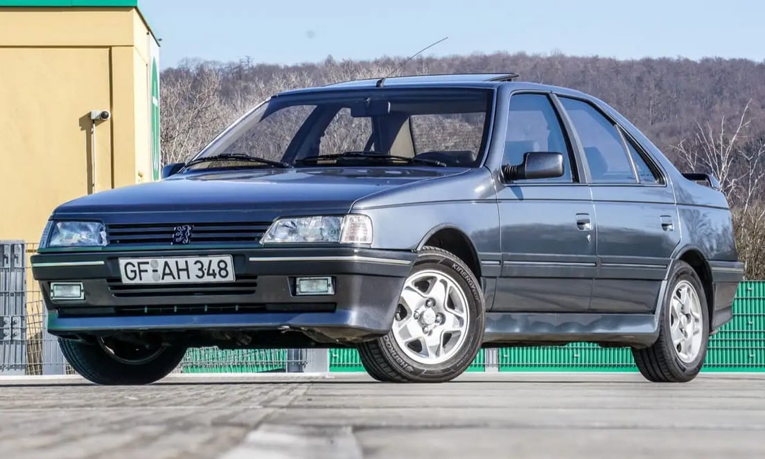 Amikor 160 lóerő maga volt az egész világ: új gazdára vár egy izgalmas Peugeot 405 Mi16