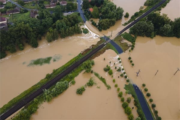 Ostromállapot az esőzések miatt Somogyban és Zalában