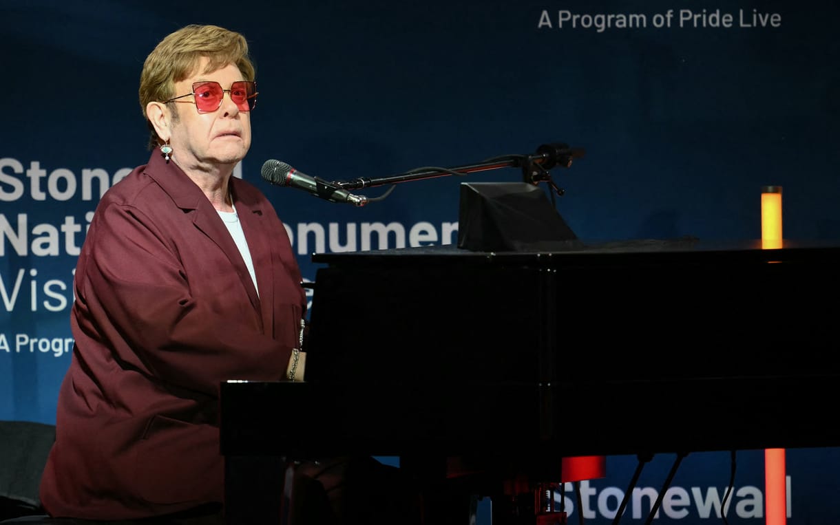 Elton John: minden idők legnagyobb hibája volt legalizálni a marihuánát az USA-ban