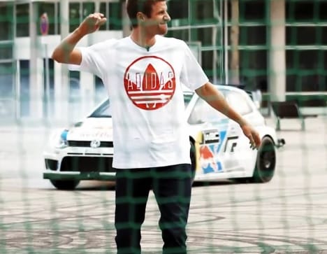 Nem mindennapi 11-es párbaj: Thomas Müller a Volkswagen világbajnoka ellen
