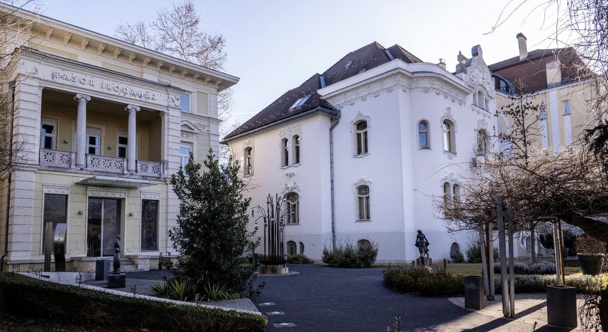 Méltó helyen lesz a fotográfiai múzeum,  elsőként járhattunk a felújításra váró épületben