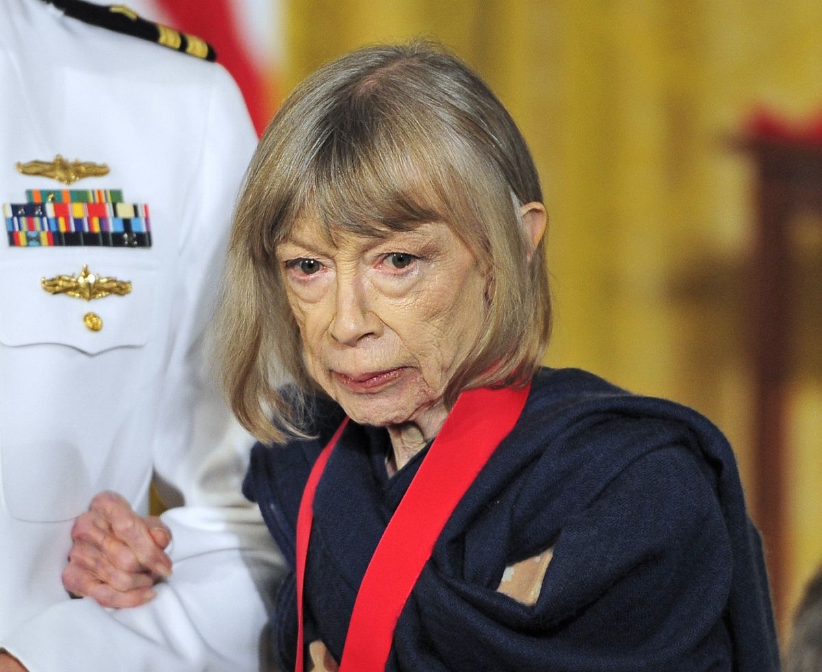 Elhunyt Joan Didion író és forgatókönyvíró
