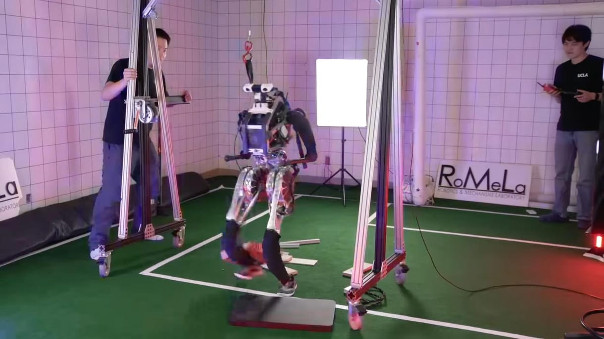 142 centis, 38 kilós: elkészült a világ leggyorsabb humanoid robotja – videó