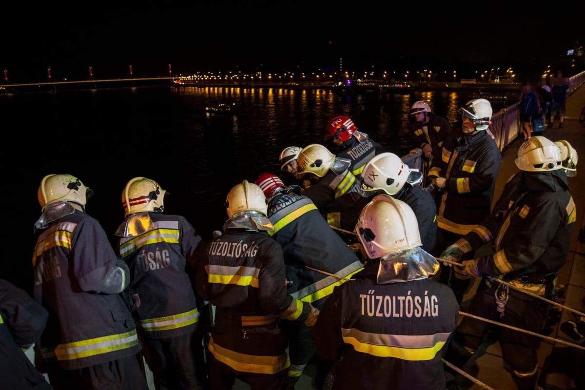 30 kilónyi felszereléssel kell 23 emeletet felrohannia a versenyző tűzoltóknak szombaton