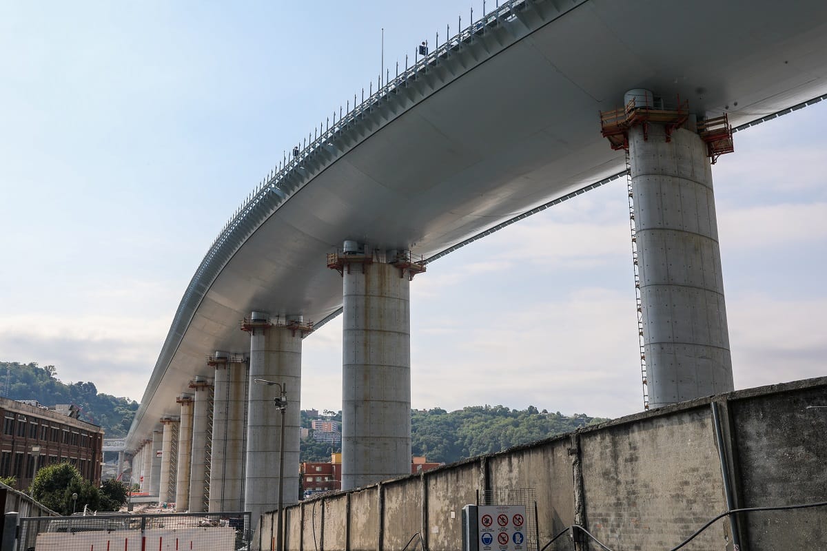 Genovai hídavatás: „Nem akarjuk, hogy a tragédiából karnevált csináljanak”
