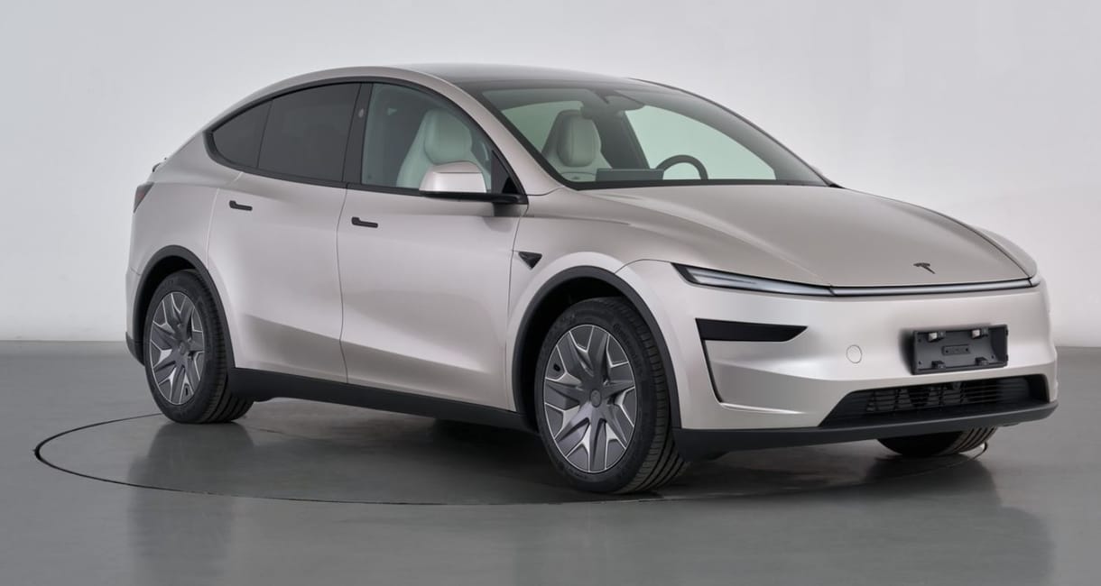 Jön a hatszemélyes Tesla, a Model YL