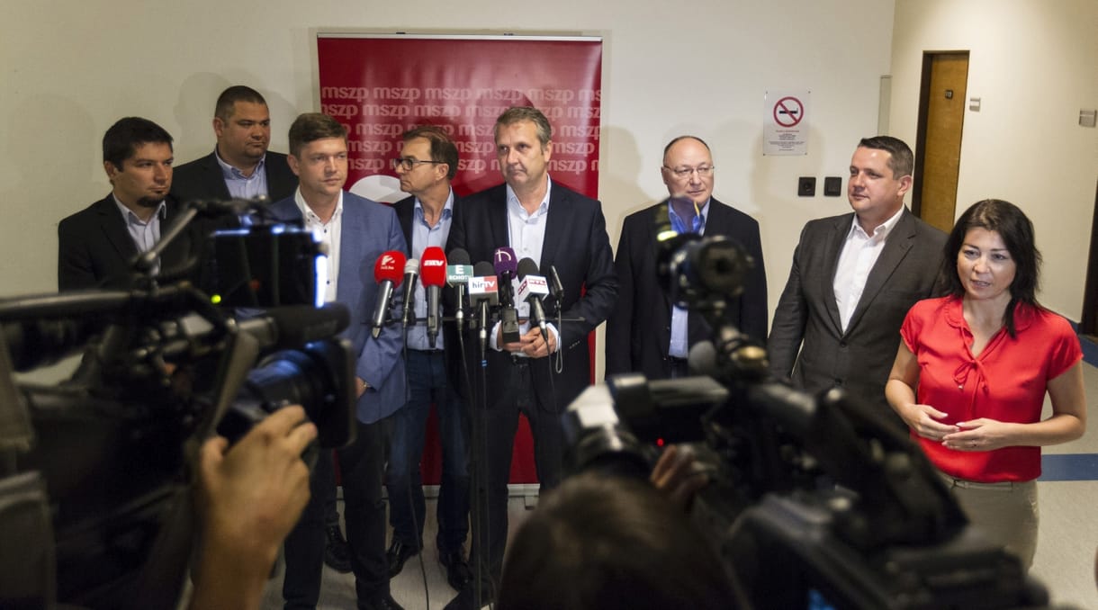 Tóbiást a parlamentben is leváltották, Tóth Bertalan lett az MSZP-frakció vezetője