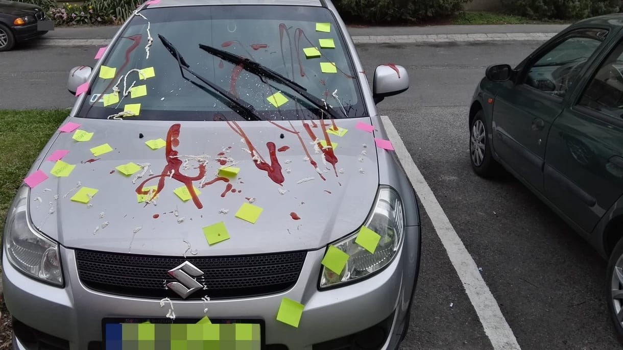 Fotó: Csúnyán elbántak ezzel a Suzukival Győrben, állítólag fiatal lányok tették