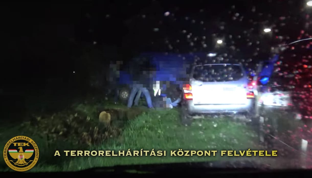 Fegyveres bűnözőhöz riasztották a TEK-et Babócsán – videó