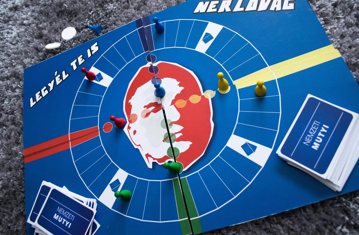 Kipróbáltuk a legmagyarabb mai társasjátékot, amelyben strómanként kell legyőzni a másikat
