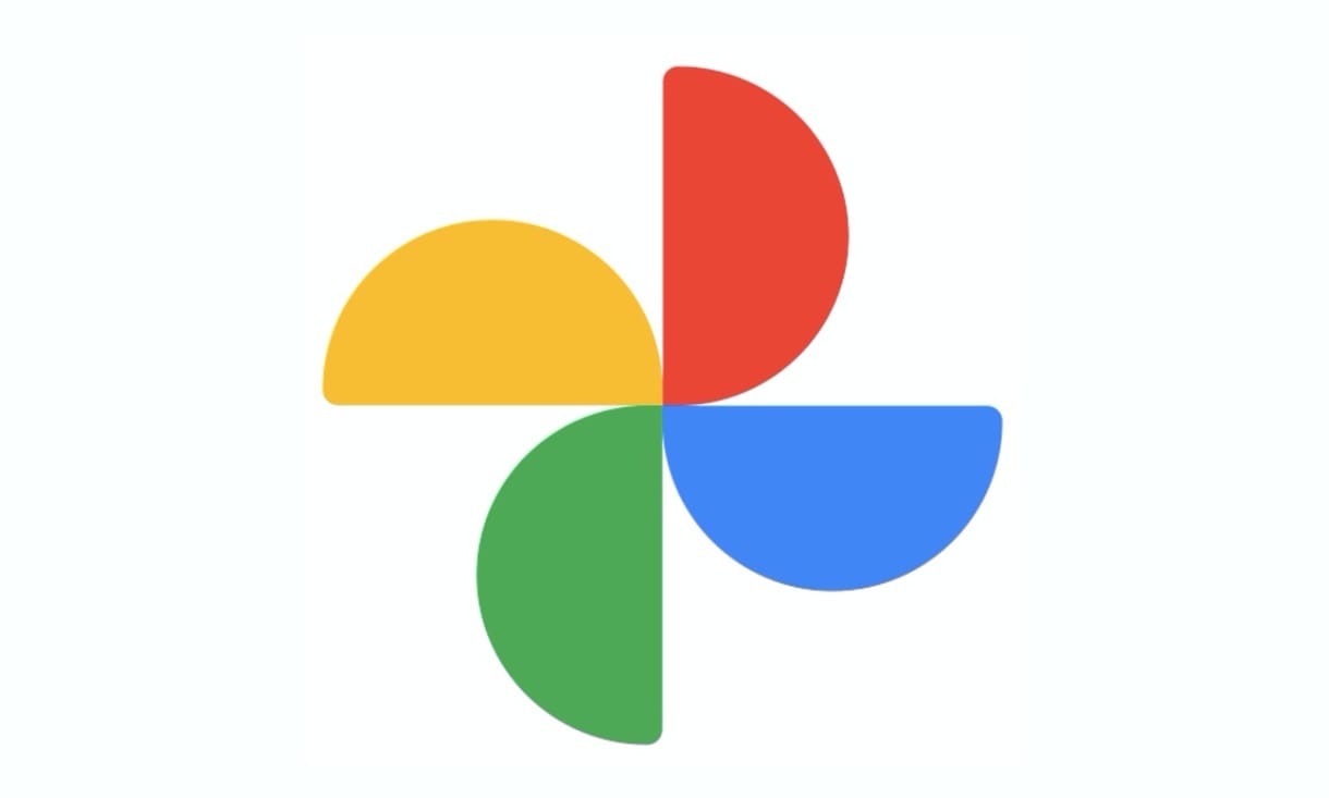 Hasznos funkció jött a Google fotótárolójába: több helyen láthatók lesznek a mások elől eldugott Zárolt mappa képei, videói