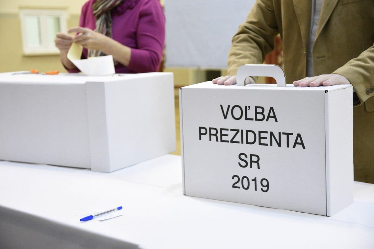 Ellopott szavazóurna miatt csúszik a szlovák elnökválasztás első fordulója