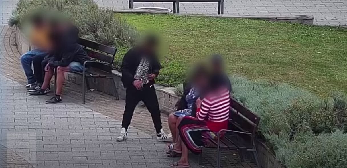 Térfigyelő kamera buktatta le a Bosnyák téren varázsdohánnyal üzletelő nőt