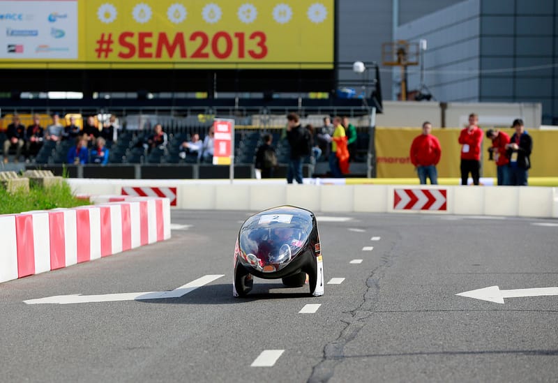 Nekik mindegy a benzinár - 3000 kilométert mennek egy literből