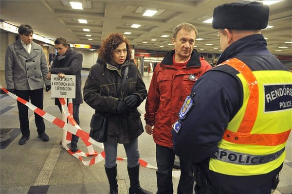 Kordonokat bontottak volna a DK-sok