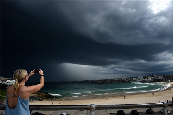 Péntek 13: Újabb horrorisztikus felhők úsztak Sydney fölé - fotók