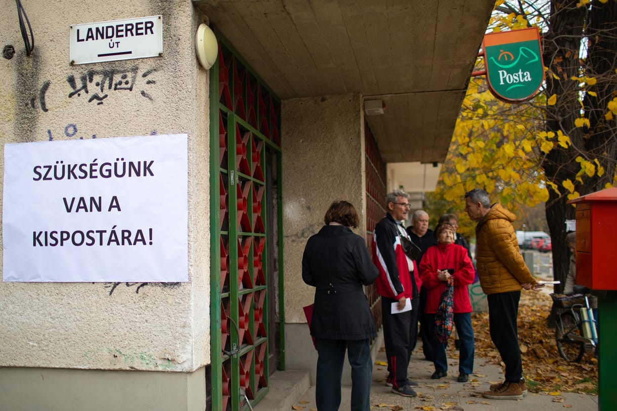 Szegeden aláírásokat gyűjtenek, Hódmezővásárhelyen tüntetnek a kispostákért