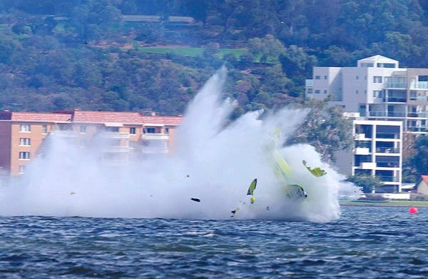 Lezuhant a Red Bull Air Race egyik pilótája - fotó
