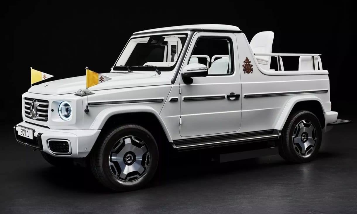 Ferenc pápa elektromos Mercedes G-osztályt kapott