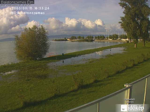 Ilyen mély még sosem volt a Balaton – fotók