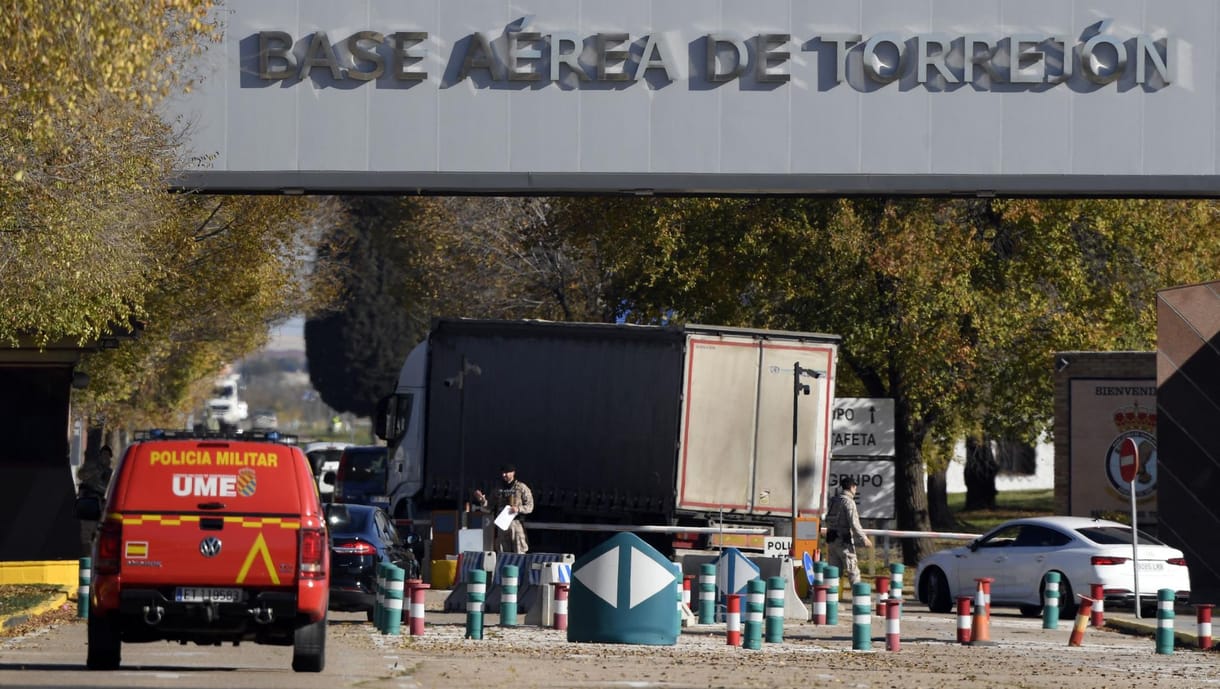 A spanyol miniszterelnöknek és a védelmi miniszternek is levélbombát küldtek