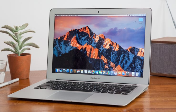 Lehet, hogy érdemes kivárni: hamarosan olcsóbb MacBook Air érkezhet