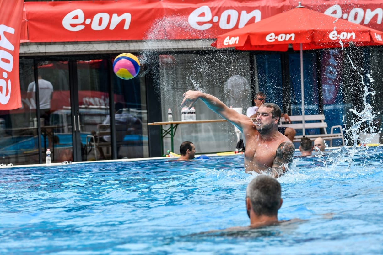 Galéria: A magyar férfi és női vízilabda-válogatott éremért utazik az olimpiára