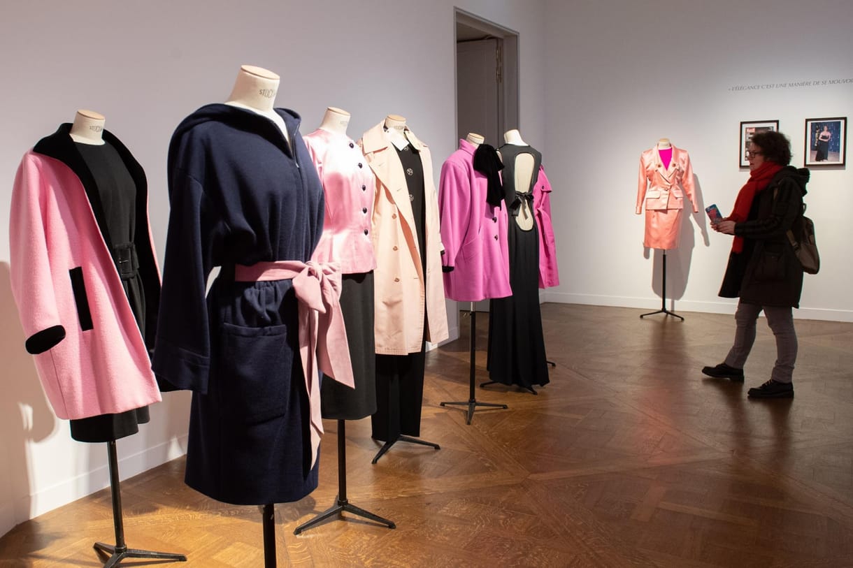 Fotók: Elárverezik Catherine Deneuve legendás Yves Saint-Laurent ruháit