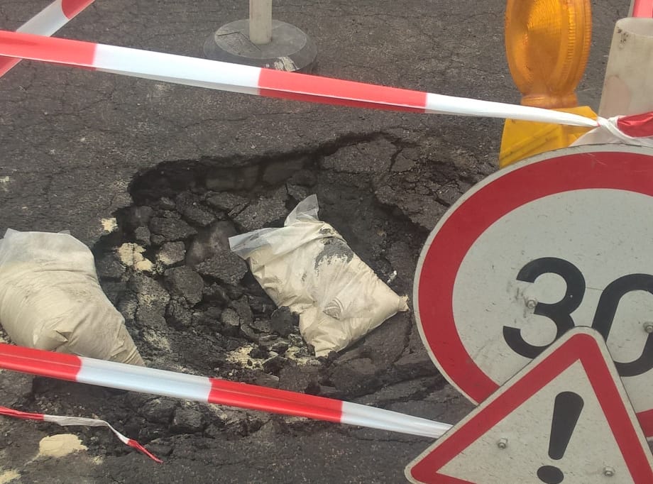 Alakul a Kolosy téri kátyú elszéllkálmántériórásodása