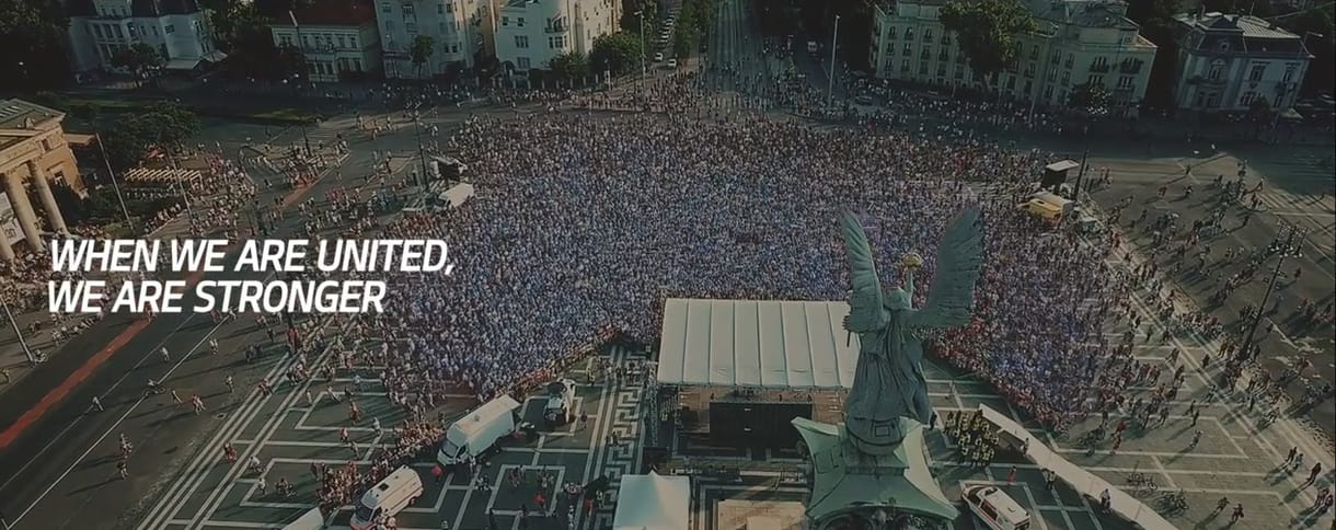 Hány helyszínt ismer fel ebben a Budapesten forgatott reklámfilmben?