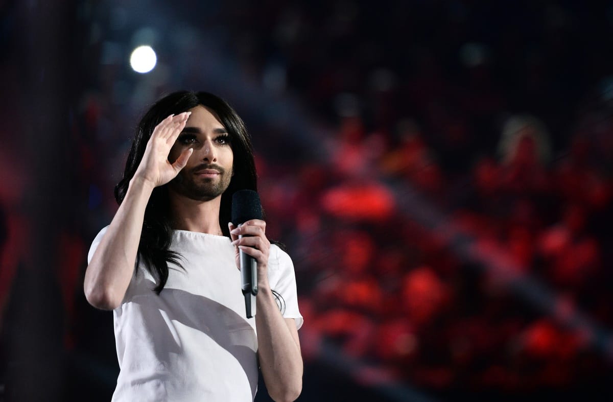Conchita Wurst kiállt szíriai zenésztársaiért, nélkülük nem lép fel