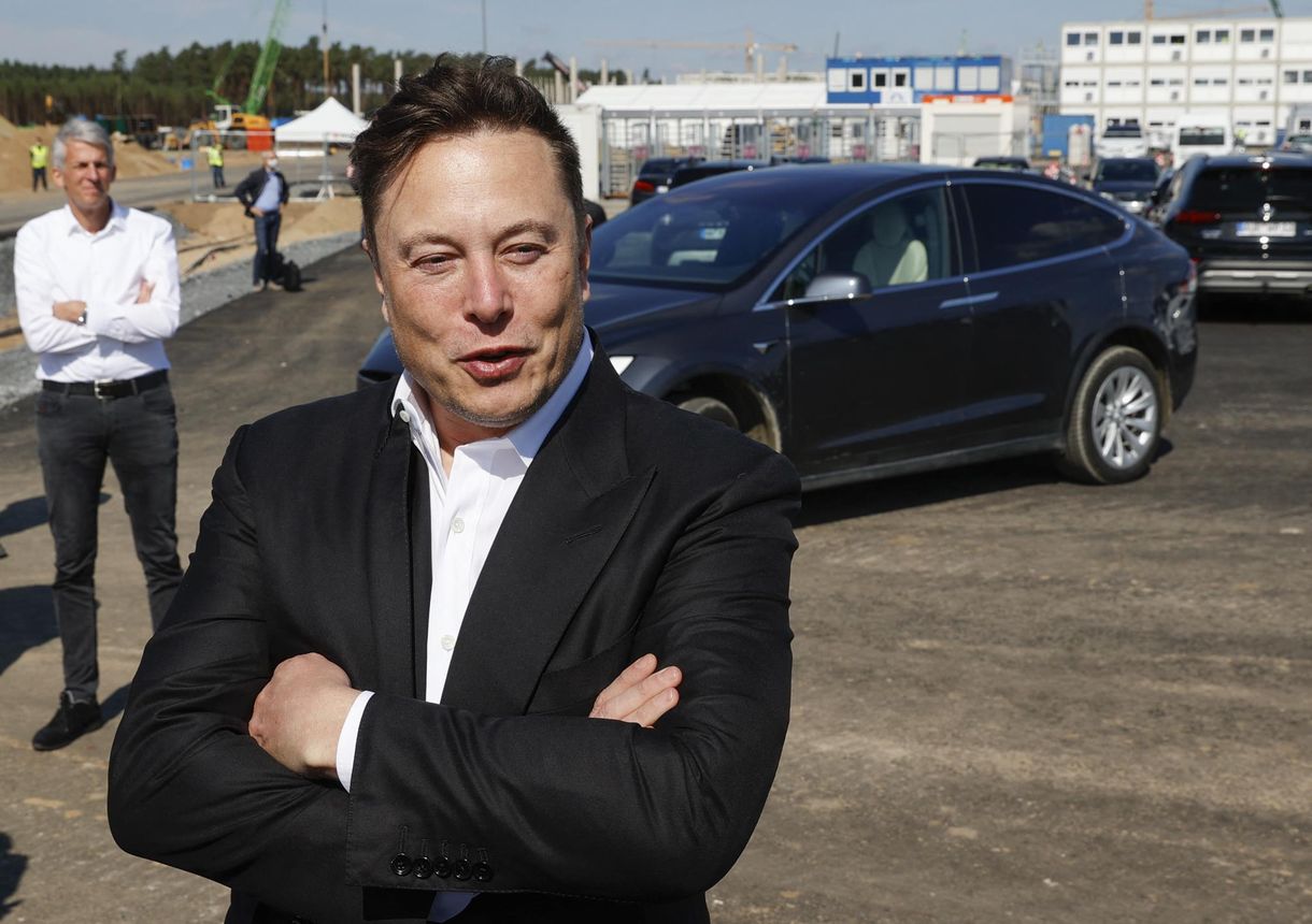 Könyv készül Elon Muskról, Steve Jobs életrajzírója dolgozik rajta