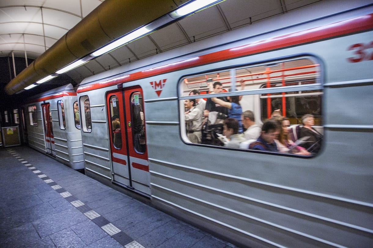 Gázolt a metró a Nyugatinál