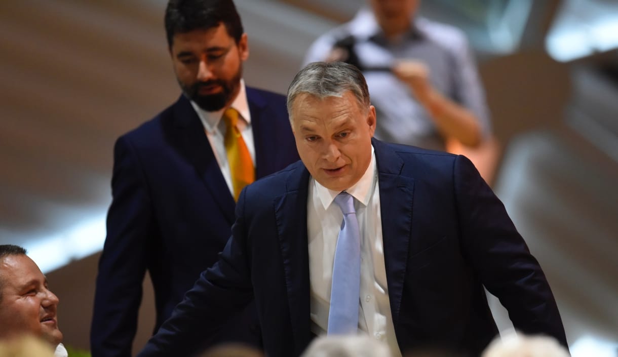 Orbán megígérte, hogy megvédi az országot a mumustól