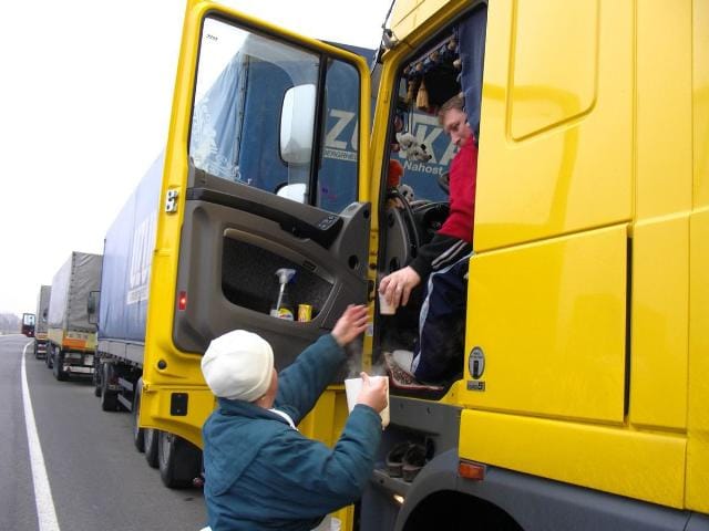 Már 14 kilométeres a sor Hegyeshalomnál