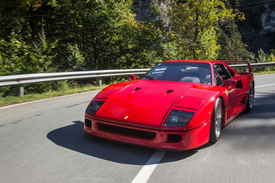 Különleges fogás Gerhard Berger eladó Ferrari F40-ese